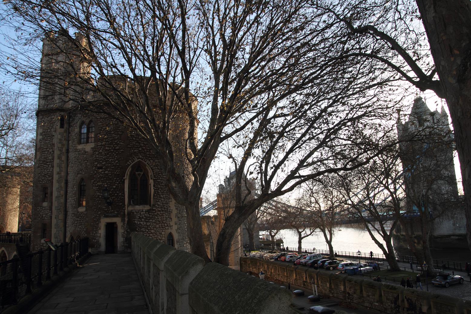 La torre Develin y el Tower Bridge
