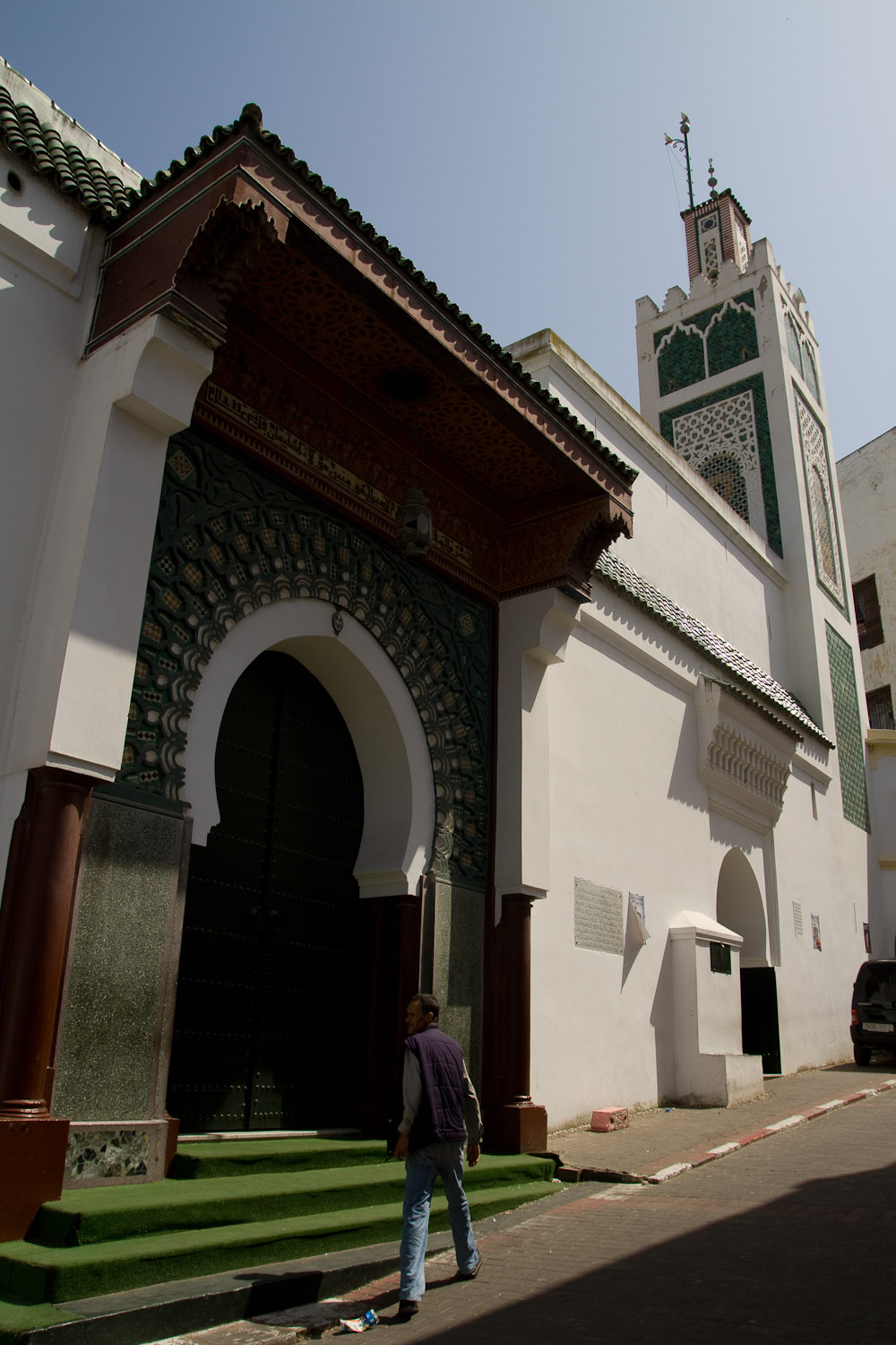 La gran mezquita en la medina - Tánger, Marruecos