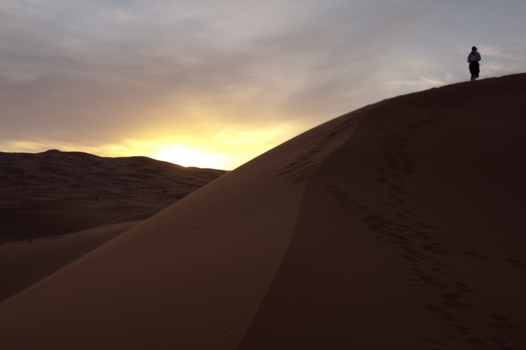 Amanecer en las dunas de Erg Chebbi, Marruecos