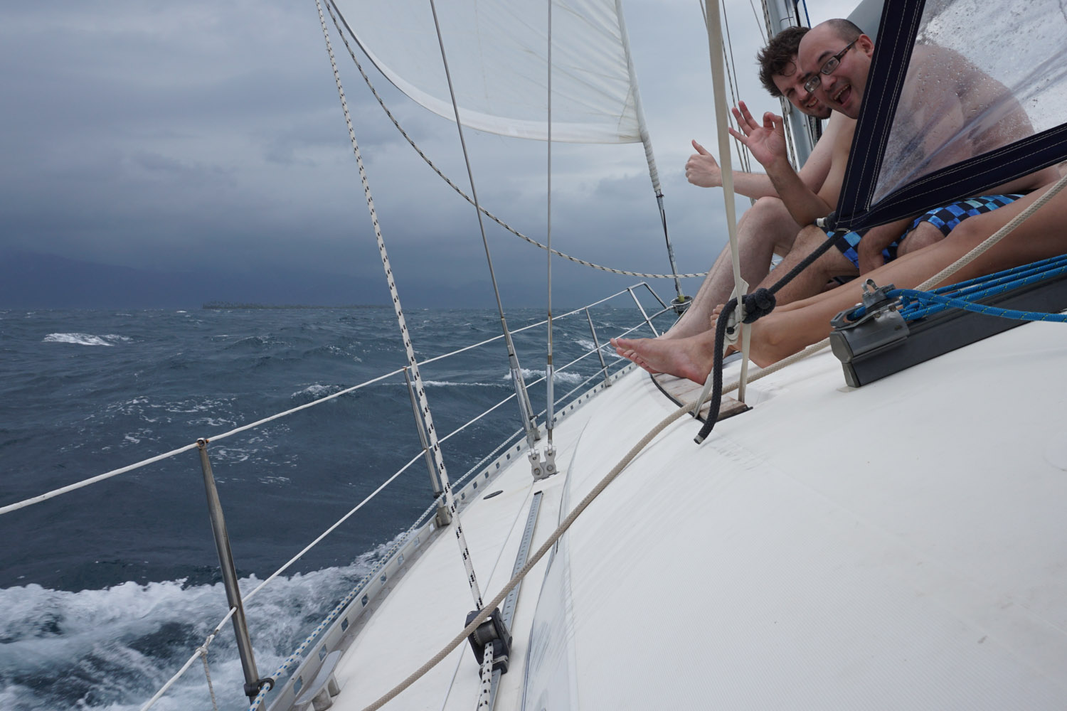 Navegando en San Blas a bordo del velero Cinco