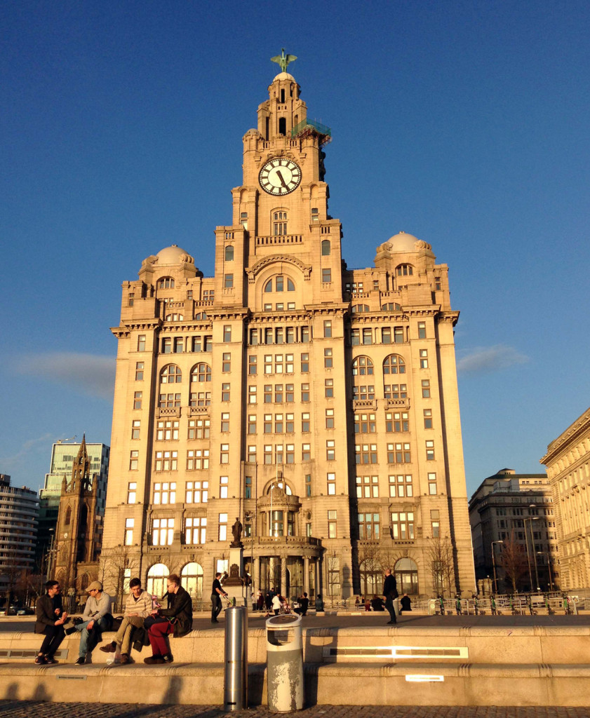 El edificio Liver, ubicado en el Pier Head, es una de las Tres Gracias de Liverpool. Foto por Natalie Jurado.