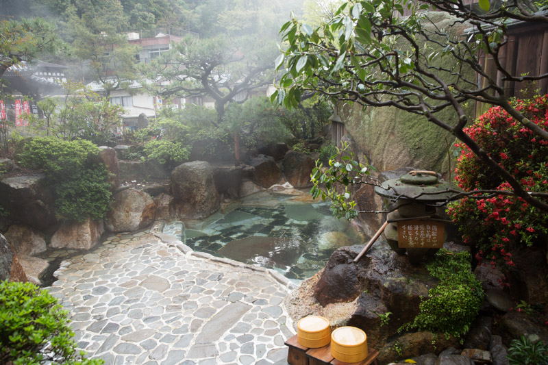 Baño exterior en Yunomine Onsen, Japón