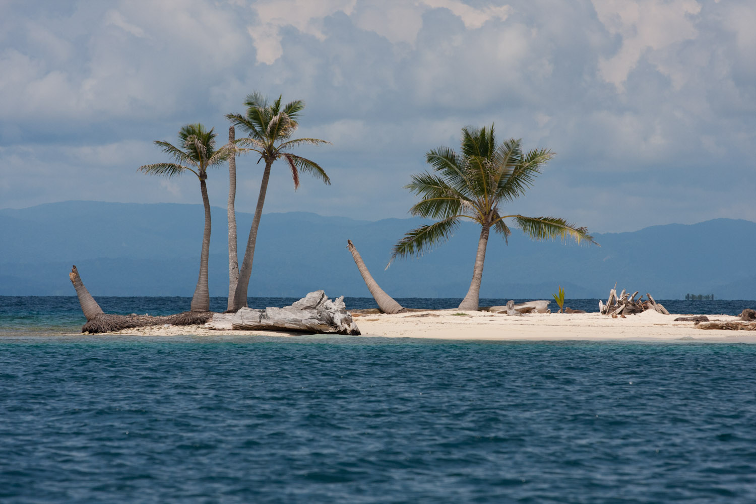 Isla solitaria del archipiélago de San Blas, Panamá