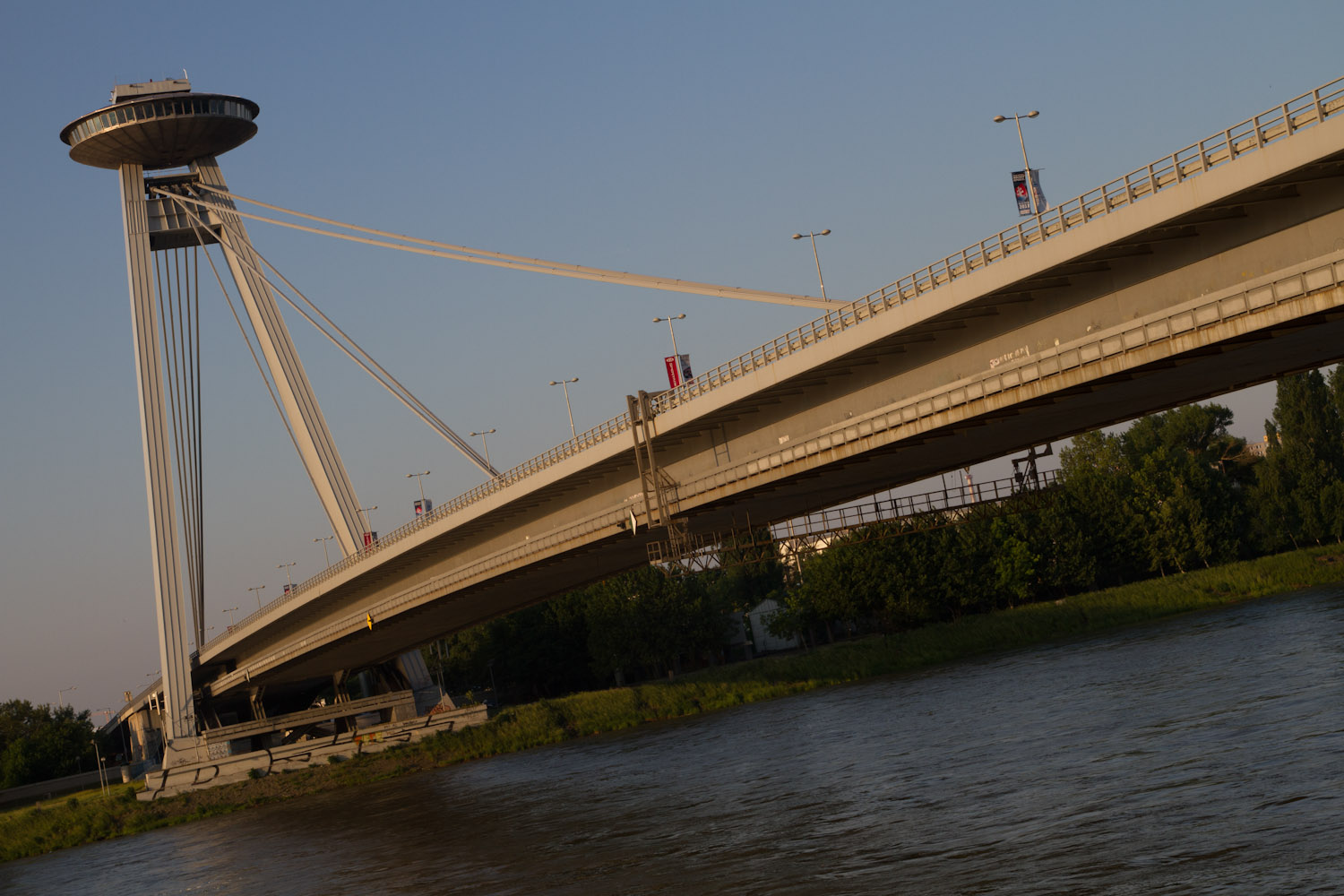 Puente nuevo sobre el Danubio, Bratislava, Eslovaquia