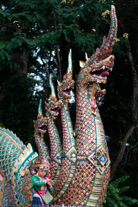 Naga en el templo Wat Phrathat Doi Suthep, Chiang Mai, Tailandia