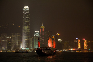 Vista nocturna del puerto Victoria, Hong Kong