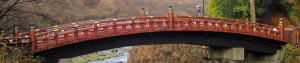 El puente sagrado Shinkyo en Nikko, Japón