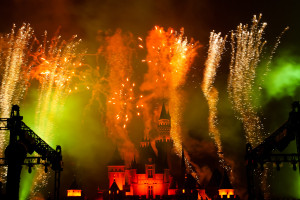 Fuegos artificiales en Hong Kong Disneyland