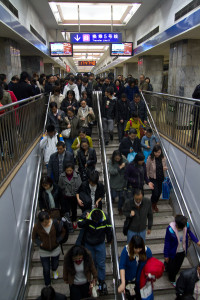 Tráfico humano en el metro de Pekín, China