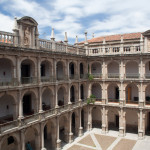 Patio de Santo Tomás de la Universidad de Alcalá, Alcalá de Henares, Comunidad de Madrid, España