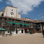 Plaza Mayor e iglesia de Nuestra Señora de la Asunción, Chinchón, Comunidad de Madrid, España