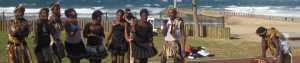 Un grupo musical tradicional entretiene a los visitantes en Durban, Sudáfrica, durante la Copa Mundial de la FIFA 2010
