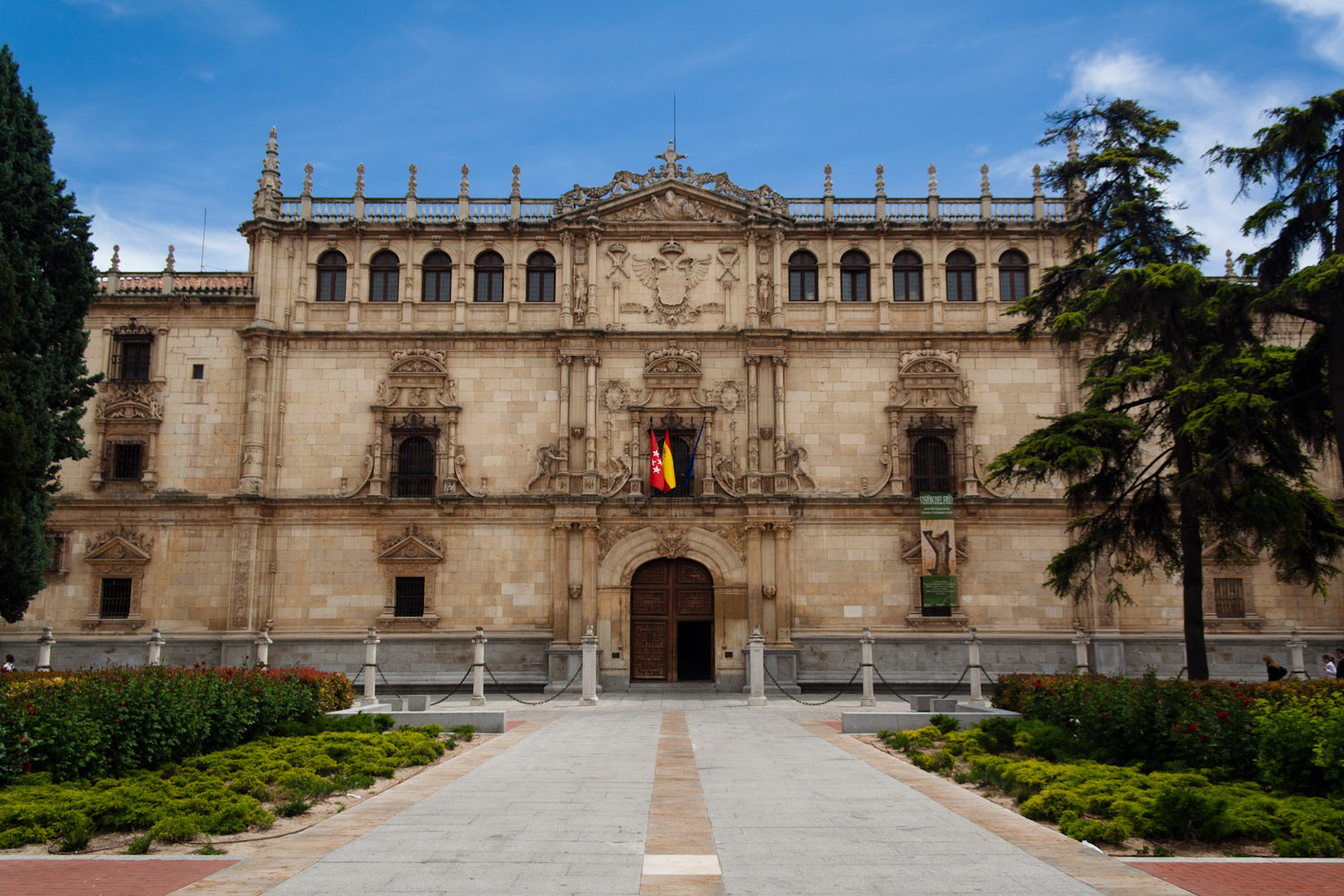 Fachada del Colegio Mayor de San Ildefonso, hoy día rectorado de la Universidad de Alcalá, Alcalá de Henares, España