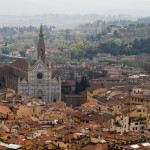 Panóramica de la Santa Croce desde el Duomo de Florencia, Italia