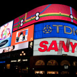 Letreros de neón y pantallas gigantes de Piccadilly Circus, Londres, Reino Unido