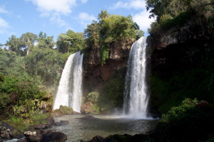 El salto Dos Hermanas, Cataratas del Iguazú, Argentina