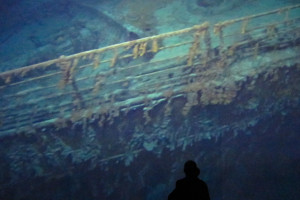 Una proyección del pecio del Titanic en el museo Titanic Belfast, Irlanda del Norte