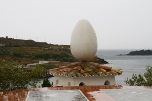 Huevo en una torre de la Casa-Museo Dalí en Portlligat, Cadaqués, España