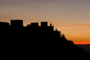 Silueta de la Alhambra al atardecer, Granada, España