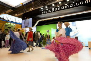 Baile típico panameño en FITUR 2013