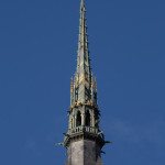 Aguja de la iglesia del Mont-Saint-Michel, con la escultura del arcángel, Normandía, Francia