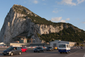 Entrada a Gibraltar a través del aeropuerto