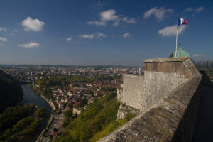 Murallas de la ciudadela y río Doubs, Besanzón, Francia