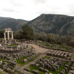 Ruinas del Santuario de Atenea Pronaia, Delfos, Grecia