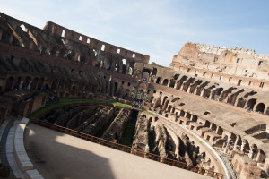 Interior del Coliseo Romano, Roma, Italia