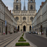 Lunes 3 — La célebre catedral gótica de la Ciudad de Orleans, emplazada en pleno centro de la ciudad.