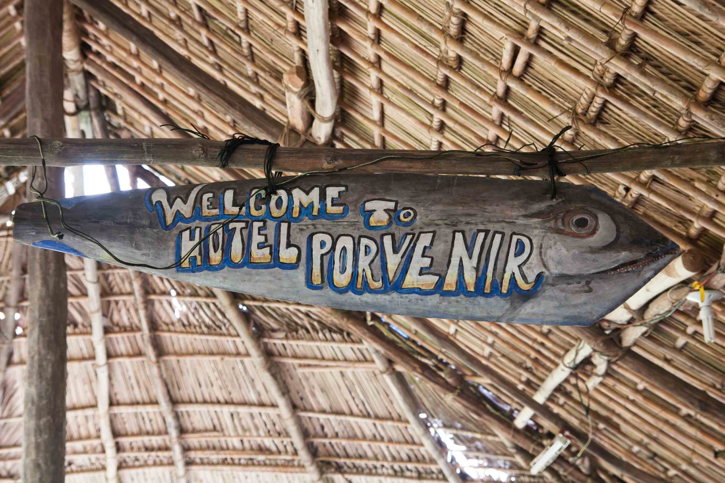 Letrero del Hotel El Porvenir, archipiélago de Guna Yala o San Blas, Panamá