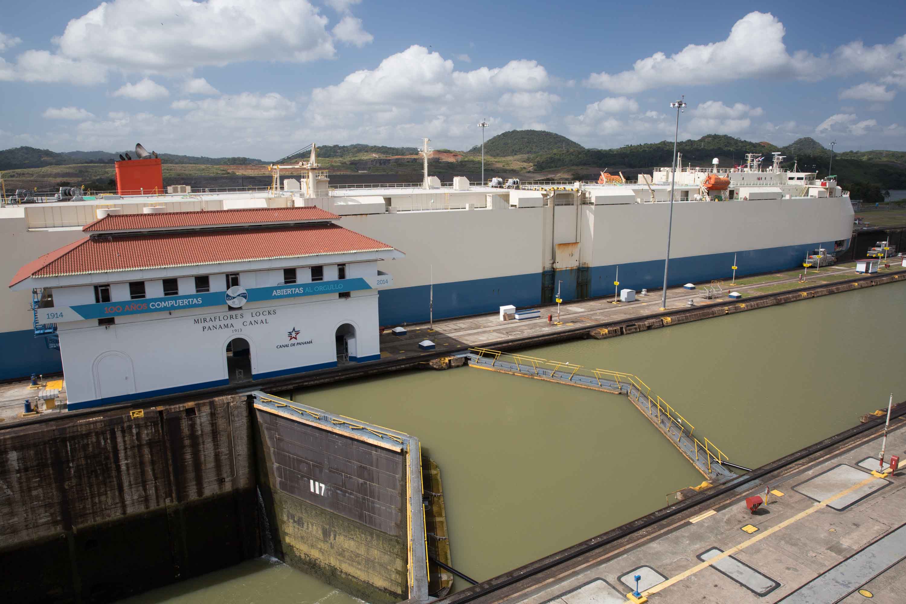 Esclusas de Miraflores, Canal de Panamá